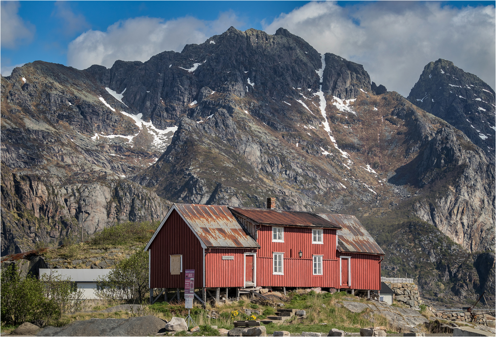 Henningsvaer Huts