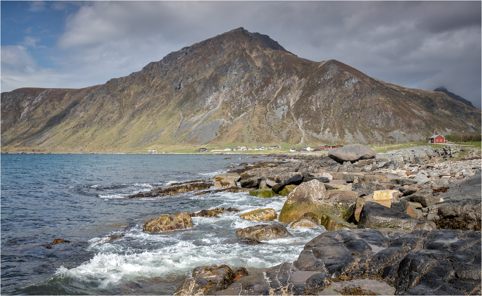 Hustinden Across the Vareidsundet