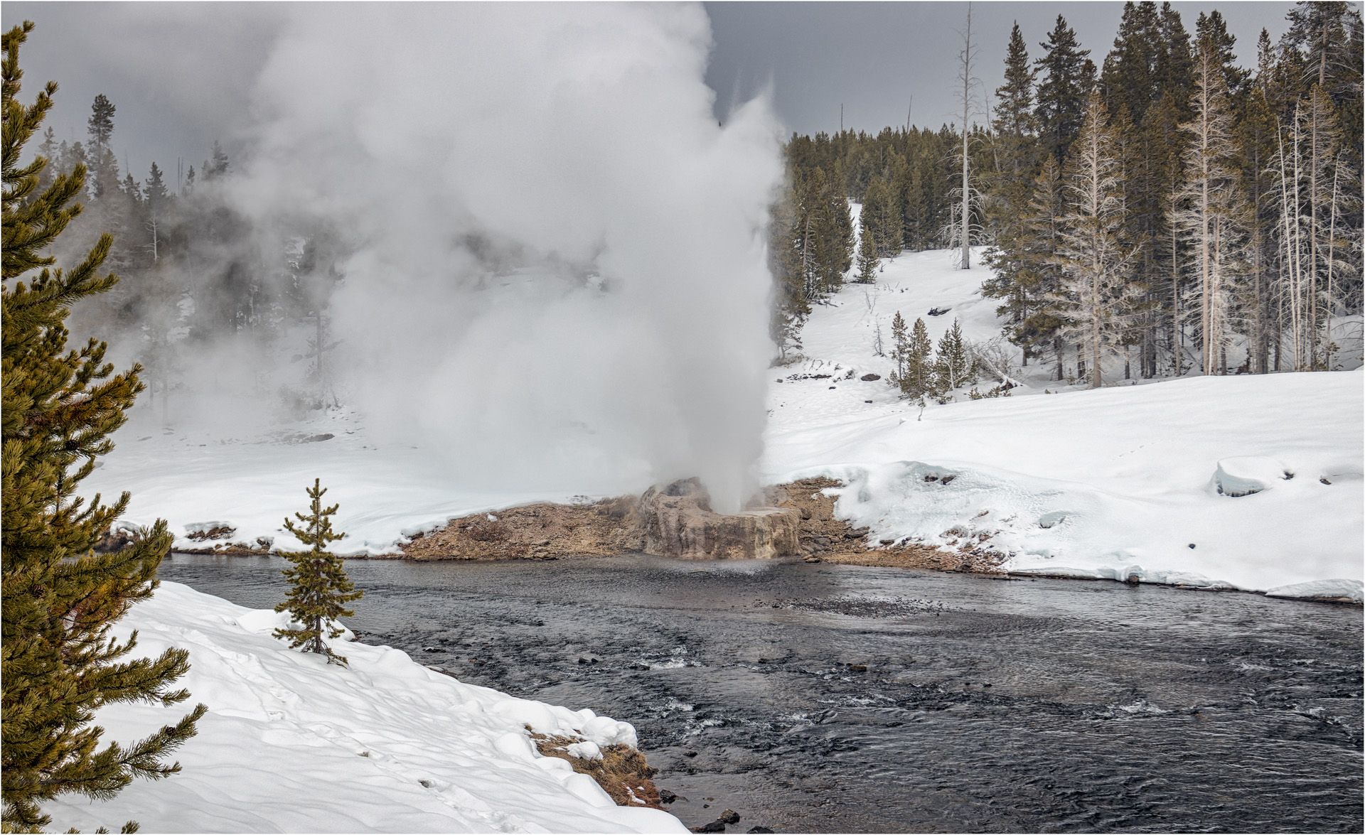 Riverside Geyser