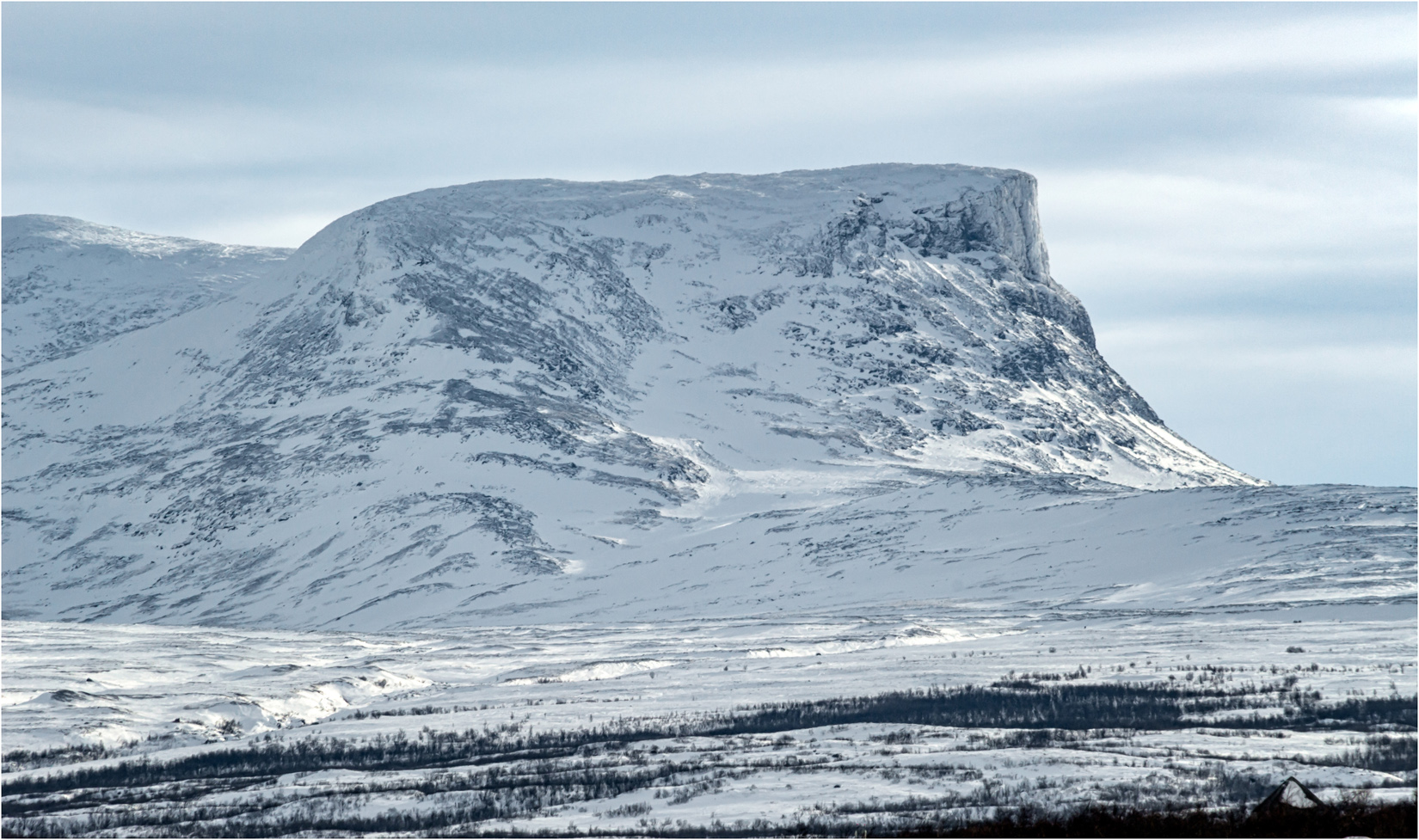 Mt Tjuonatjakka, And The Lapporten Valley