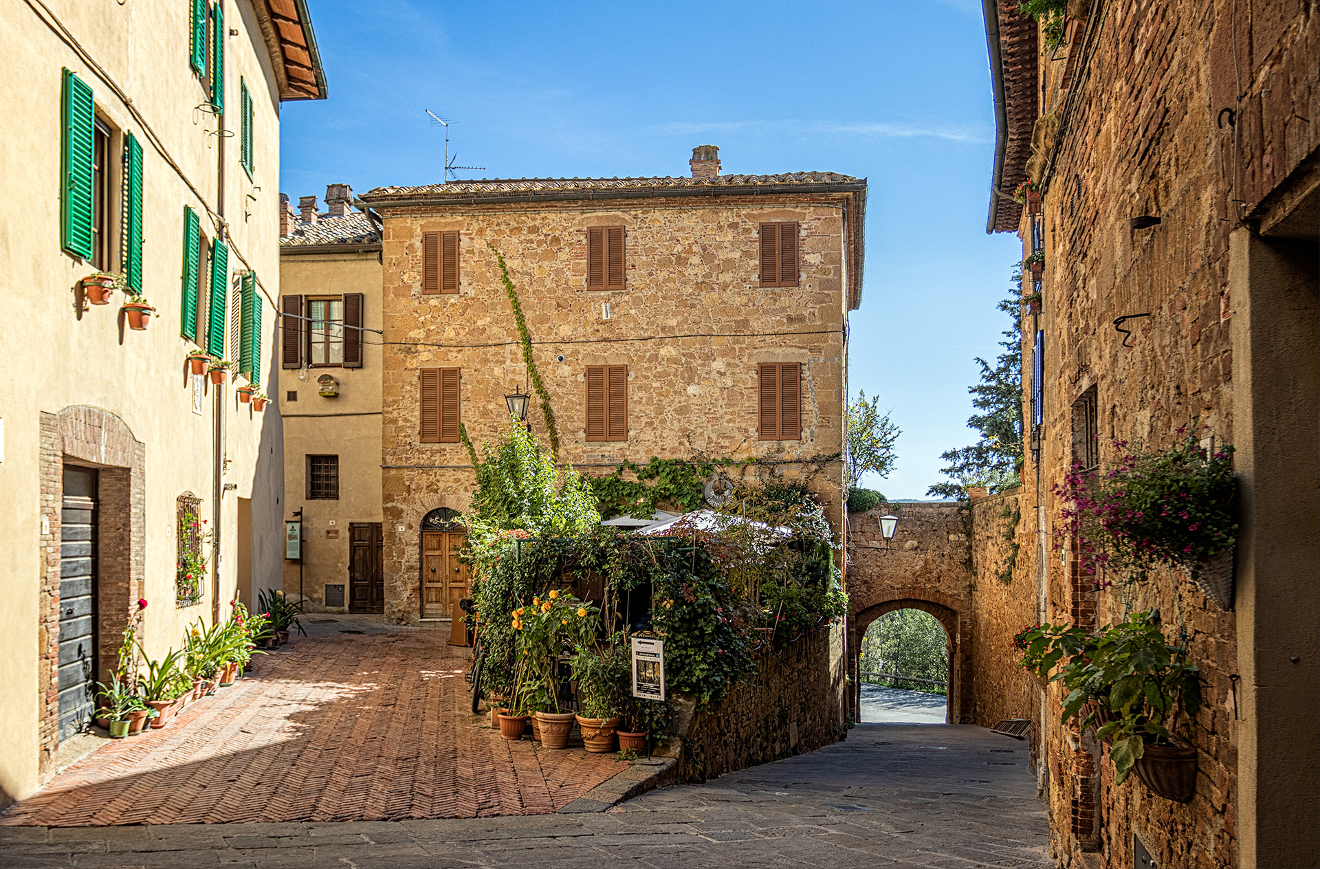 Montepulciano Street
