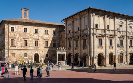 Piazza Grande in Montepulciano