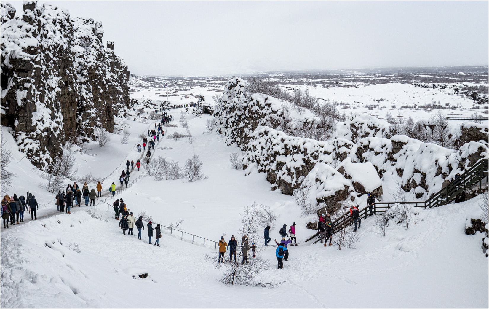 Crowds at Thingvellir